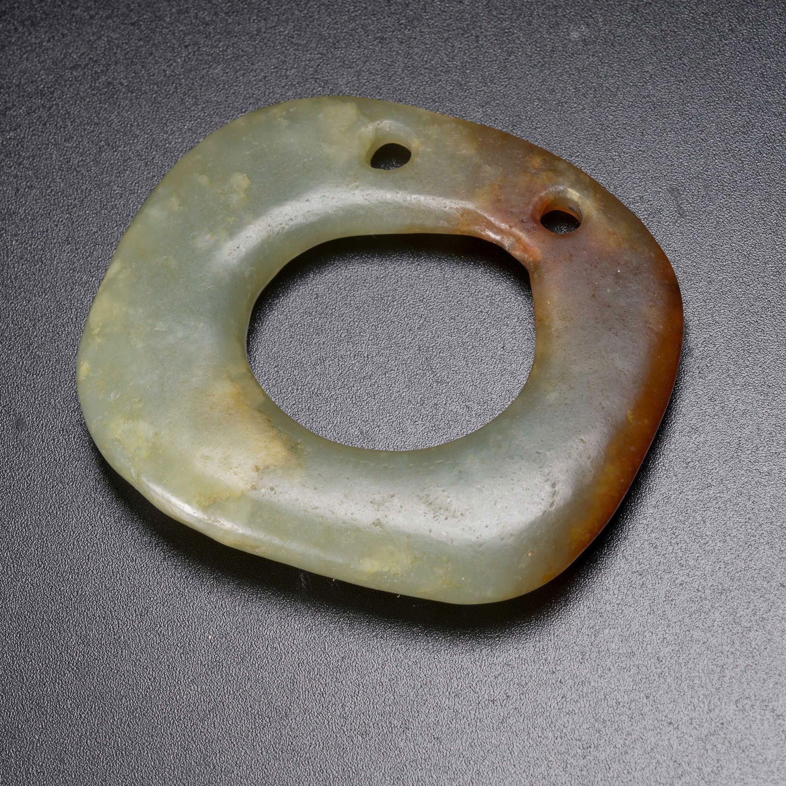 A ARCHAIC JADE RING - 8