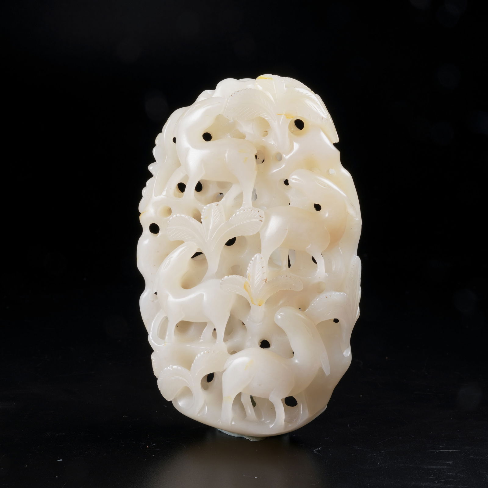 A HETIAN JADE AUTUMN MOUNTAIN SCENE MOUNTAIN ORNAMENT: Hetian Jade Autumn Mountain Scene Mountain Ornament