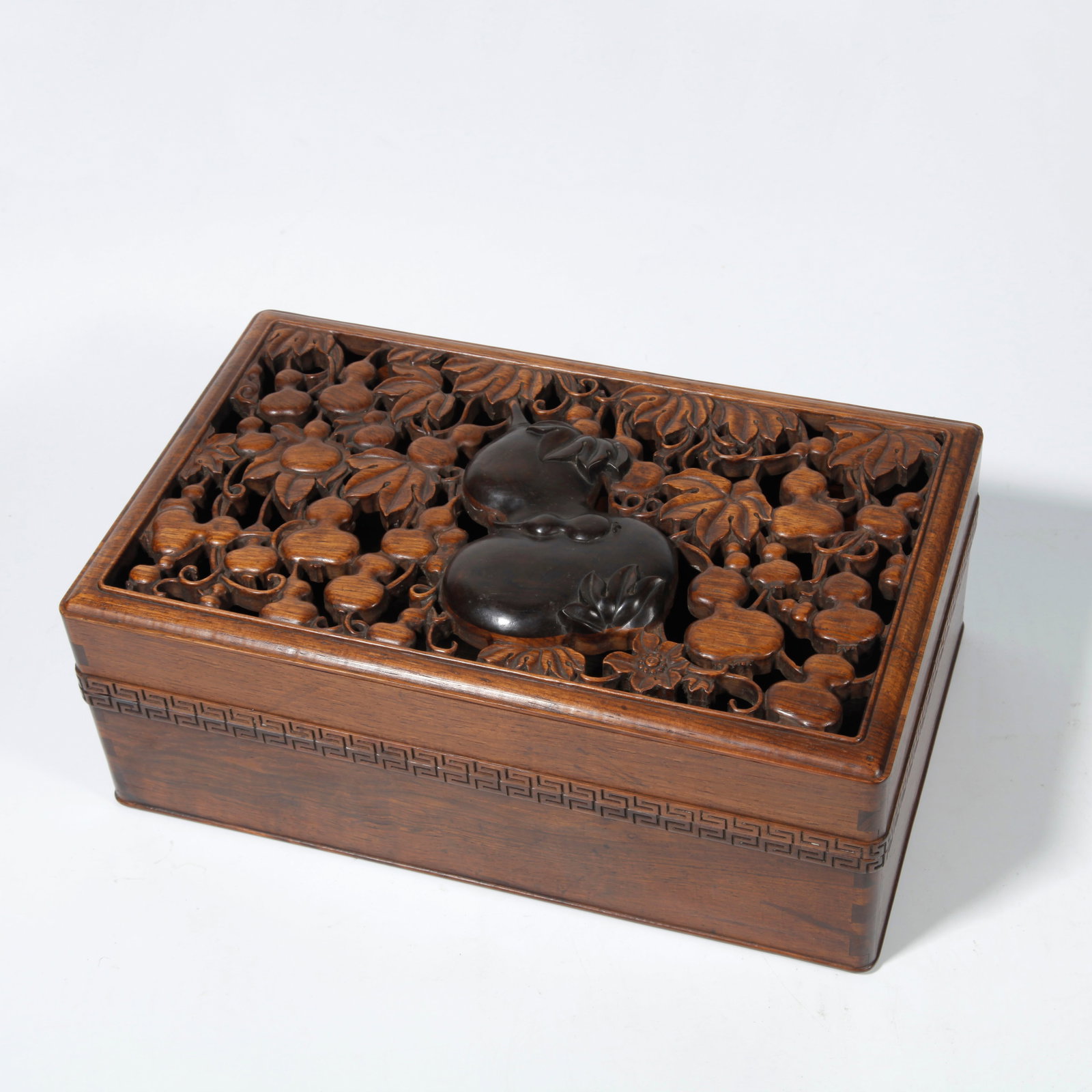 A BOXWOOD BOX WITH GOURD PATTERN CARVED LID: Boxwood Box with Gourd Pattern Carved Lid