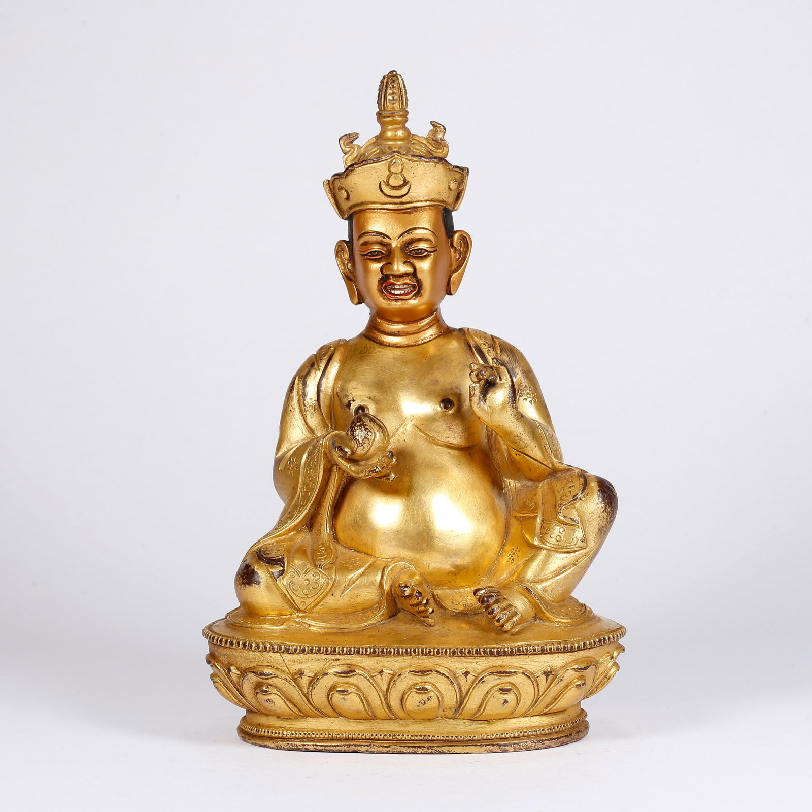 A GILT BRONZE BUDDHA STATUE: Gilt Bronze Buddha Statue
