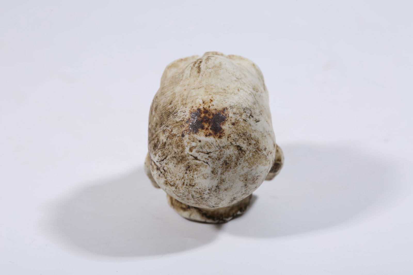 A REVERSE-PAINTED PORCELAIN LUOHAN HEAD - 3