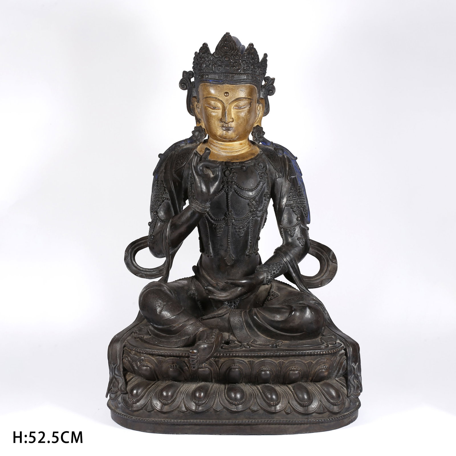 A BRONZE TARA STATUE: Bronze Tara Statue