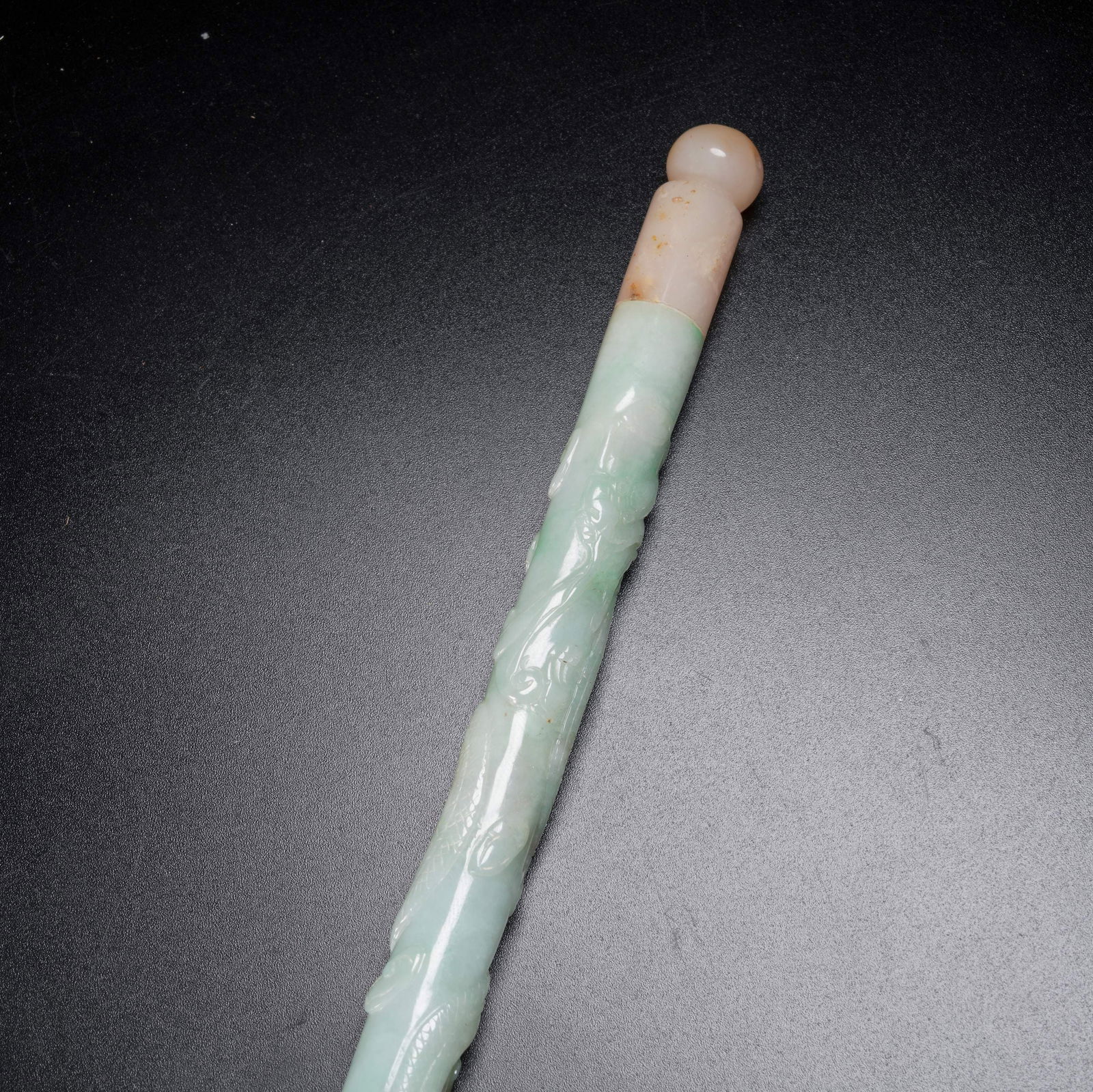 A JADEITE COILED DRAGON–PATTERN BRUSH HOLDER - 3