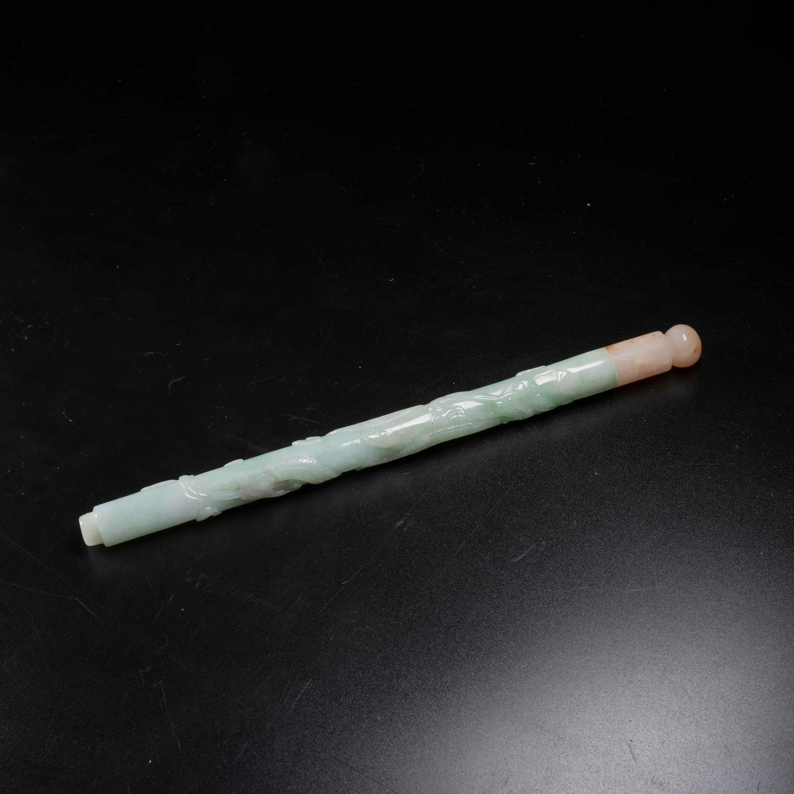 A JADEITE COILED DRAGON–PATTERN BRUSH HOLDER - 4