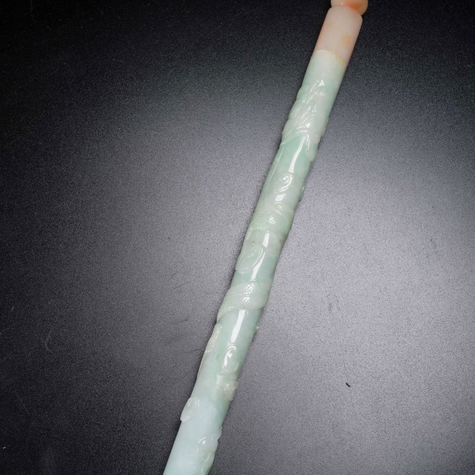 A JADEITE COILED DRAGON–PATTERN BRUSH HOLDER - 8