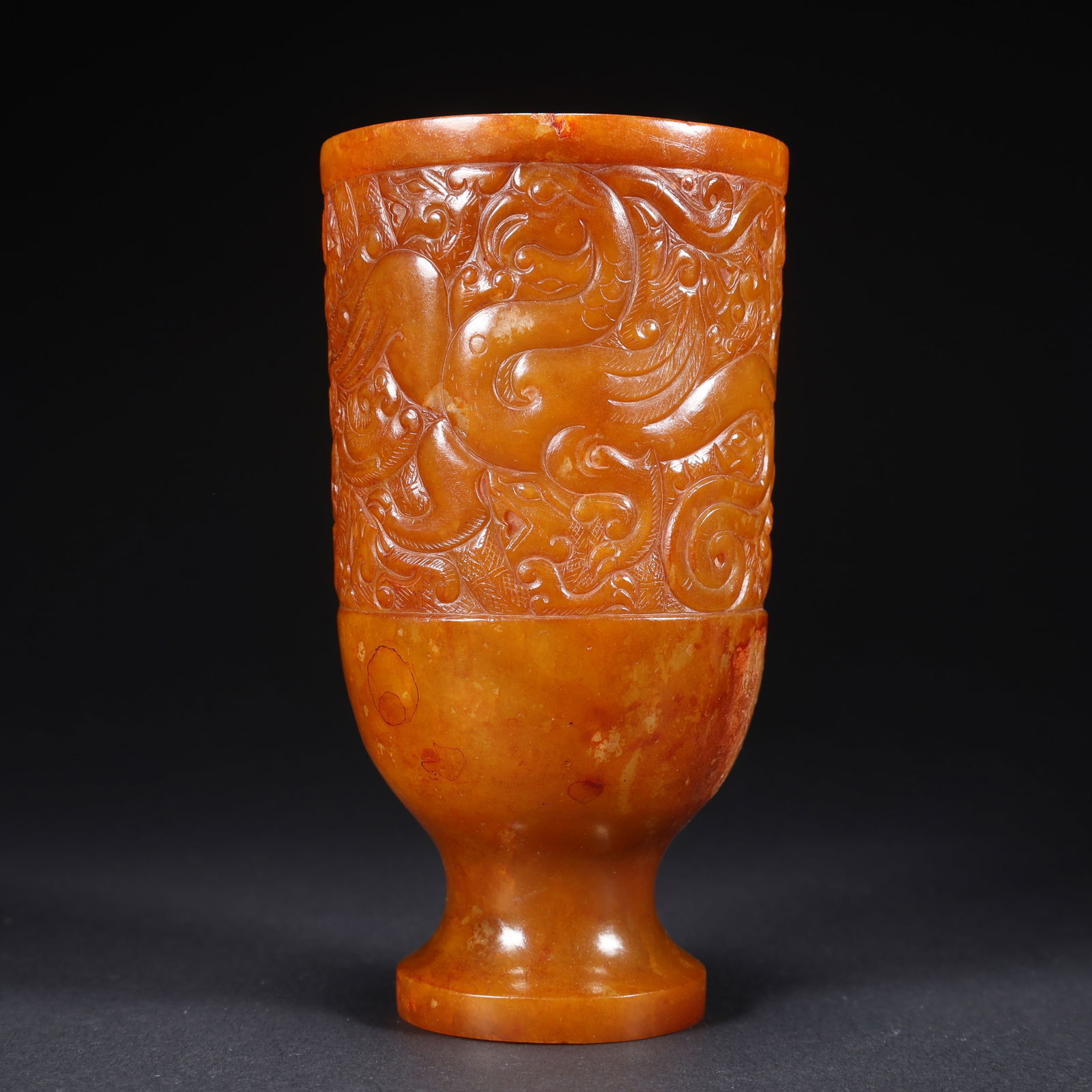 A HETIAN JADE DRAGON-PATTERNED CUP - 2