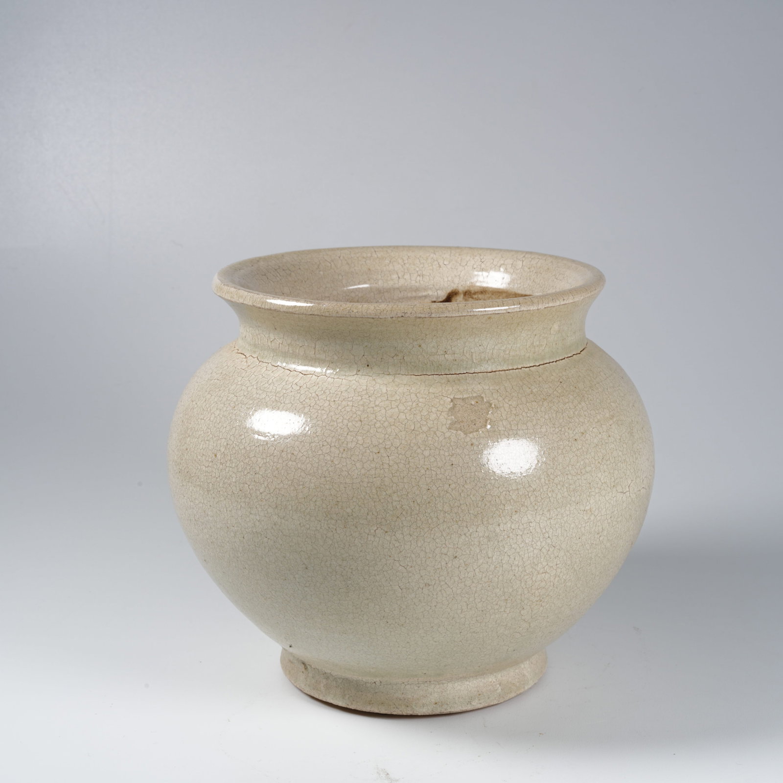 A WHITE-GLAZED JAR - 3