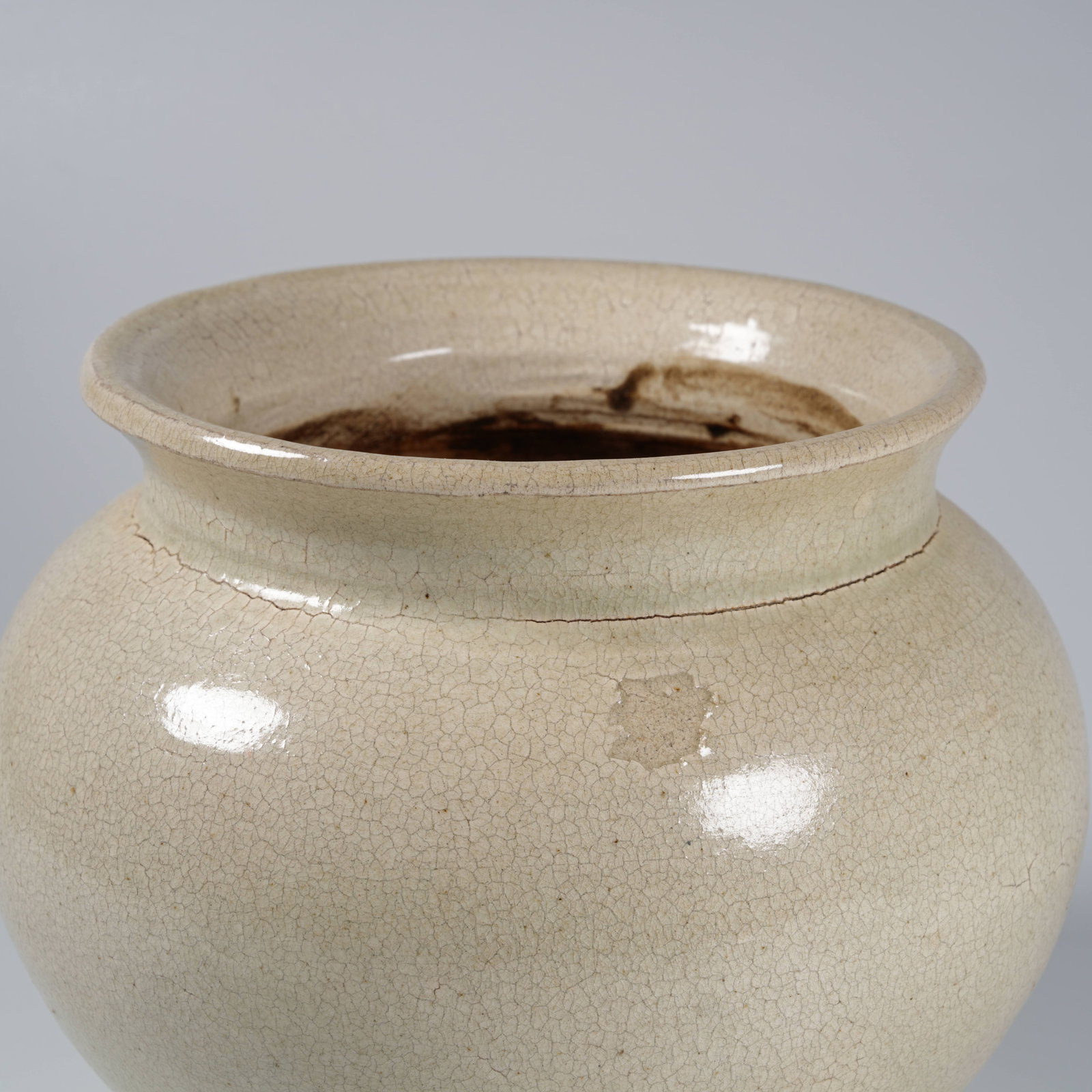 A WHITE-GLAZED JAR - 4