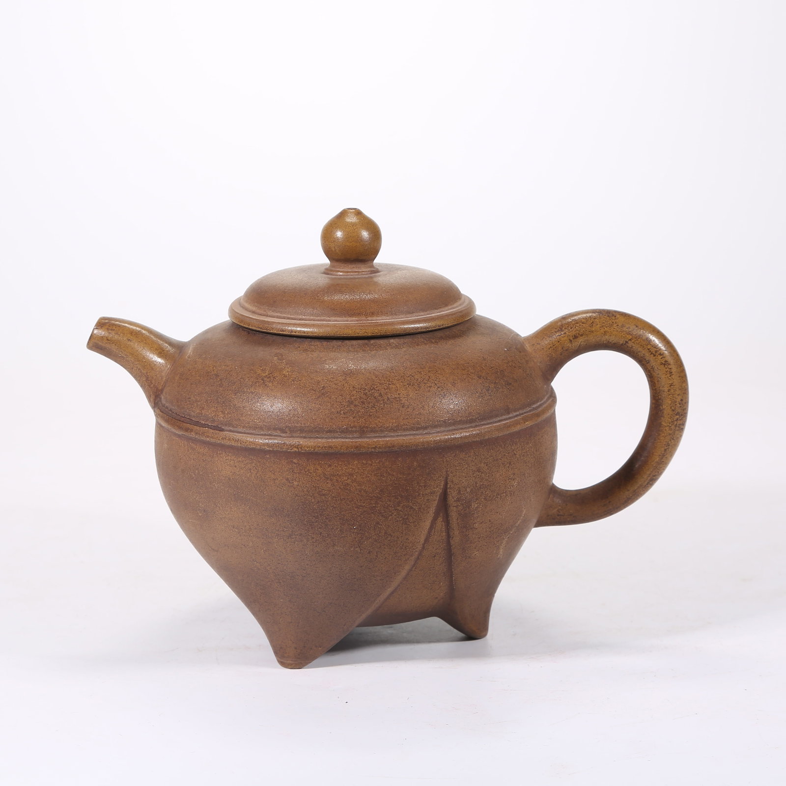 A YIXING (ZISHA) TRIPOD TEAPOT: Yixing (zisha) tripod teapot