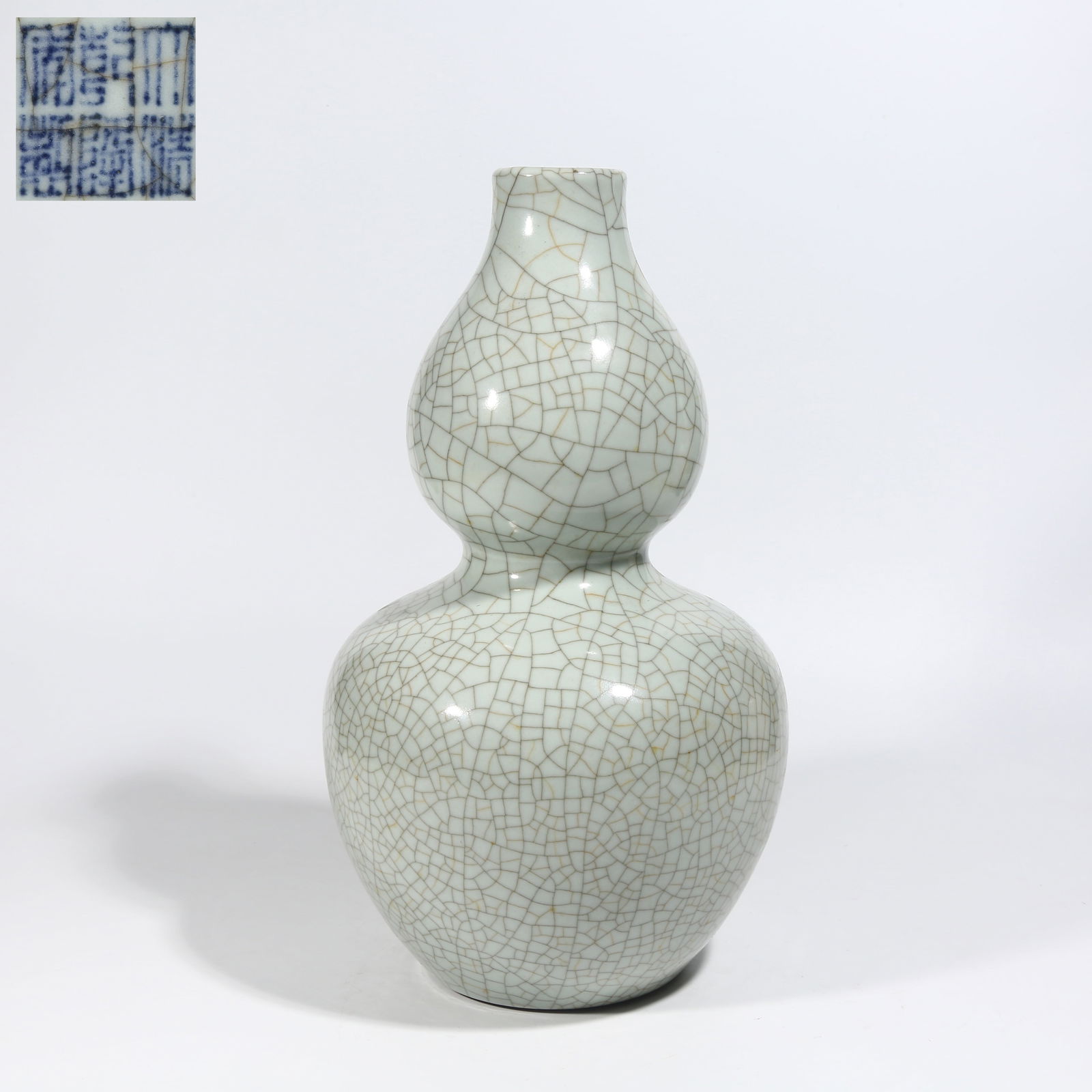 A IMITATION GE KILN GOURD-SHAPED VASE: Imitation Ge kiln gourd-shaped vase