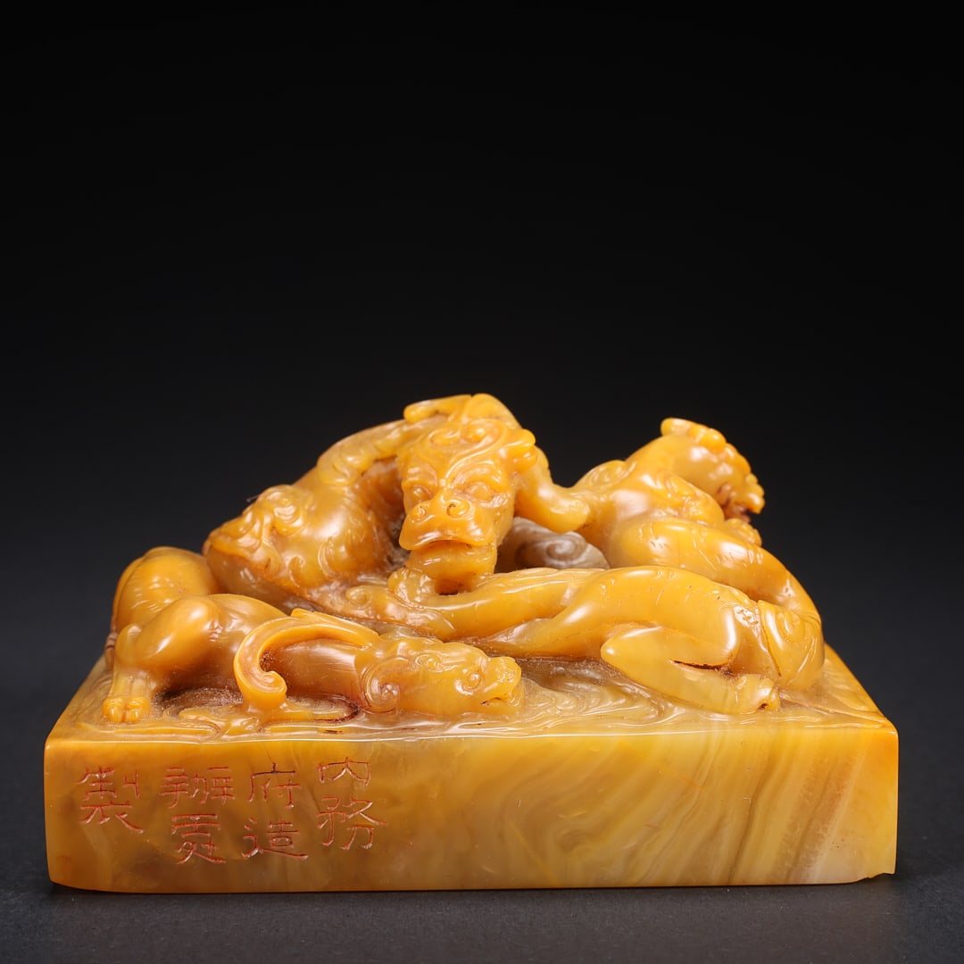 A TIANHUANG STONE SEAL WITH THREE CHILONG DRAGONS (1 of 9)