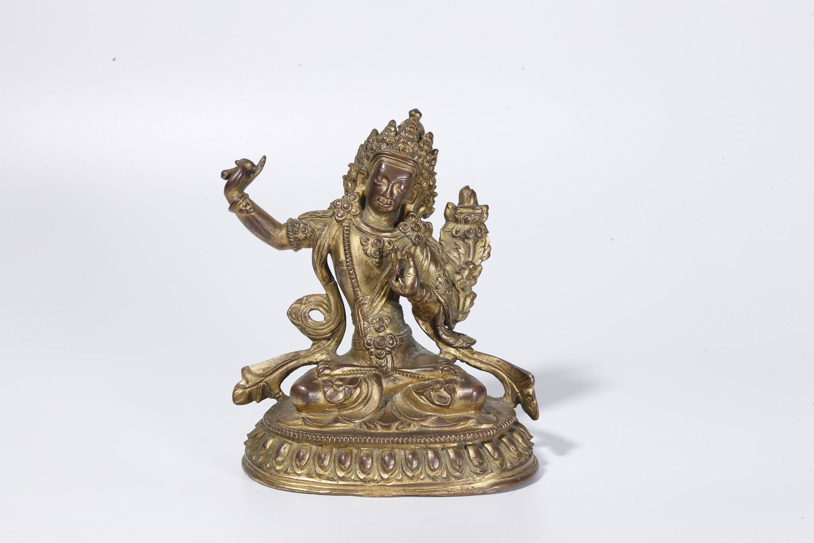 A GILT BRONZE BUDDHA FIGURE (1 of 9)