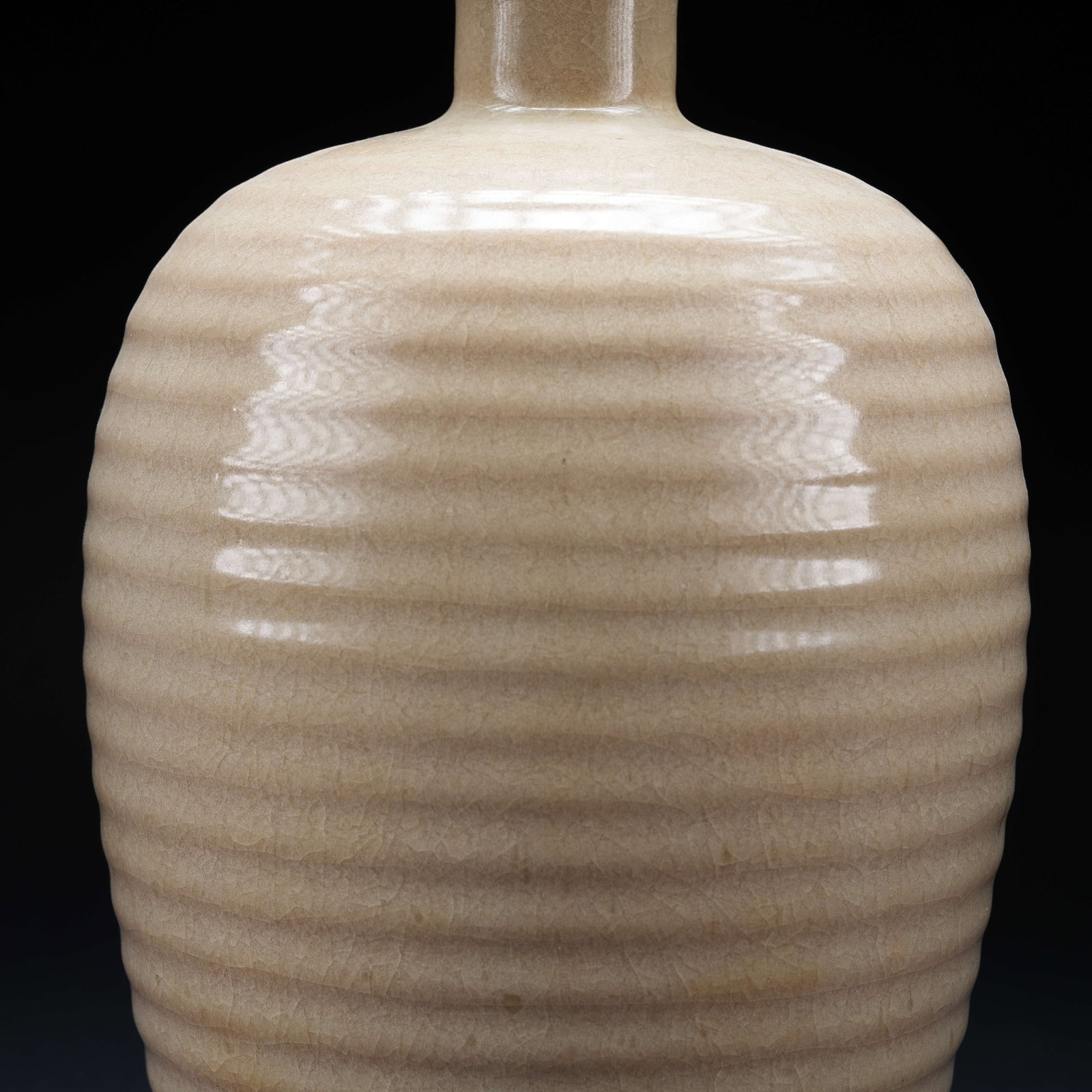A OLD KILN STRING-PATTERNED BOTTLE - 2