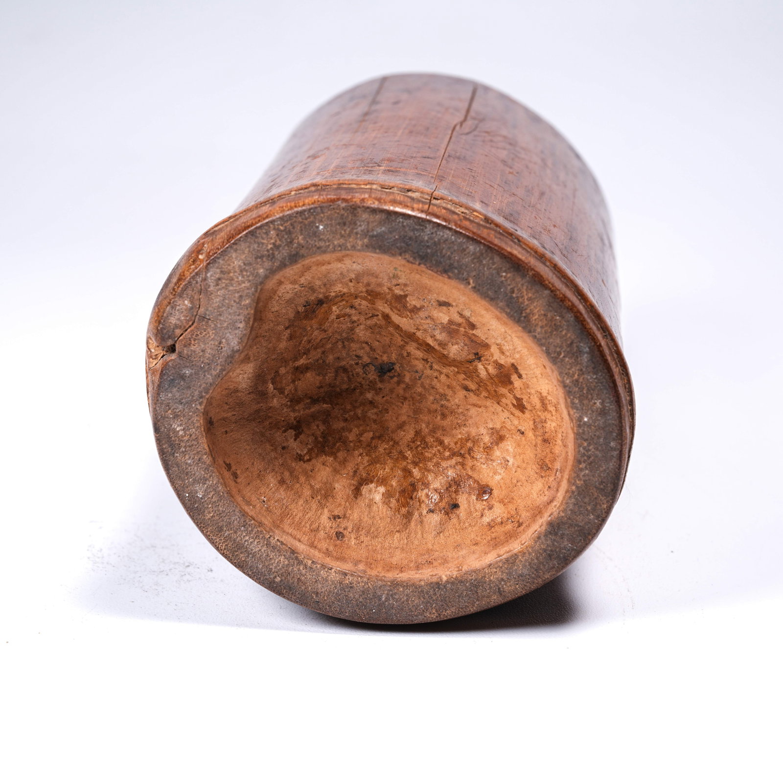 A BAMBOO ROOT CARVED BRUSH HOLDER - 9