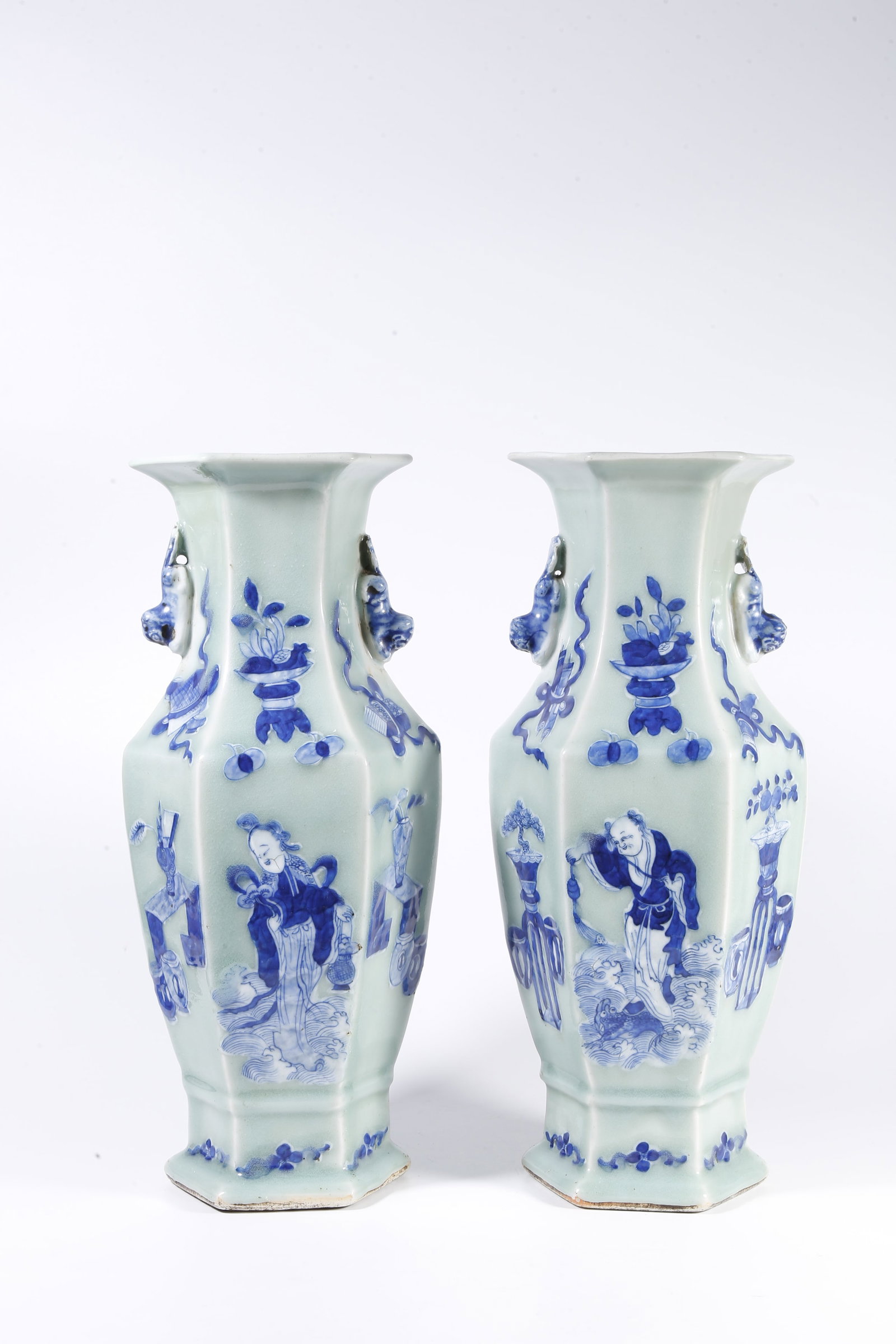 A BLUE-AND-WHITE DOUBLE-BEAST-HAND VASES WITH EIGHT TREASURES MOTIF (A PAIR) (1 of 12)