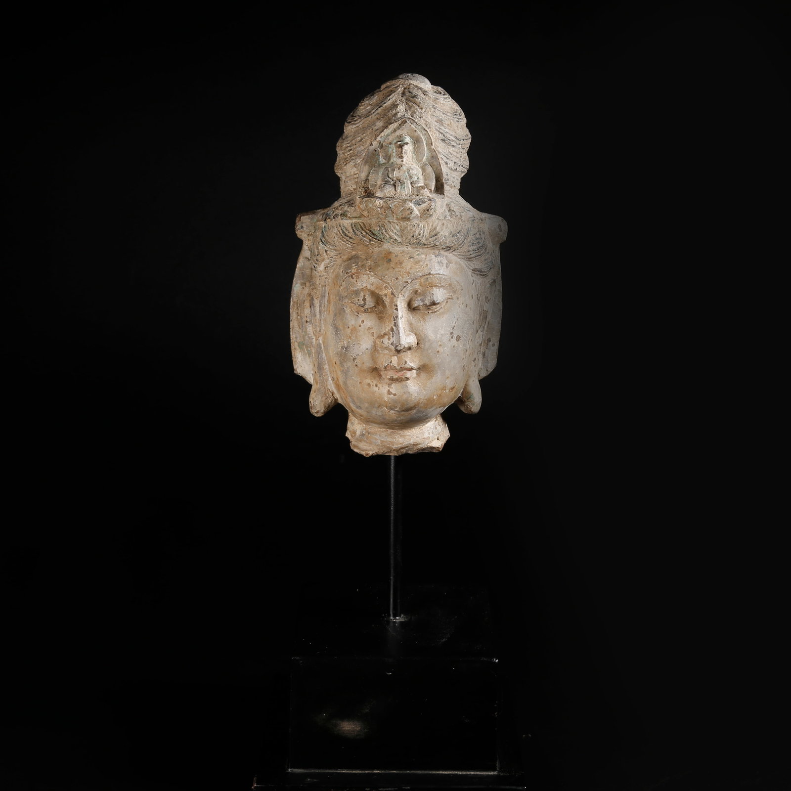 A STONE BUDDHA HEAD (1 of 10)