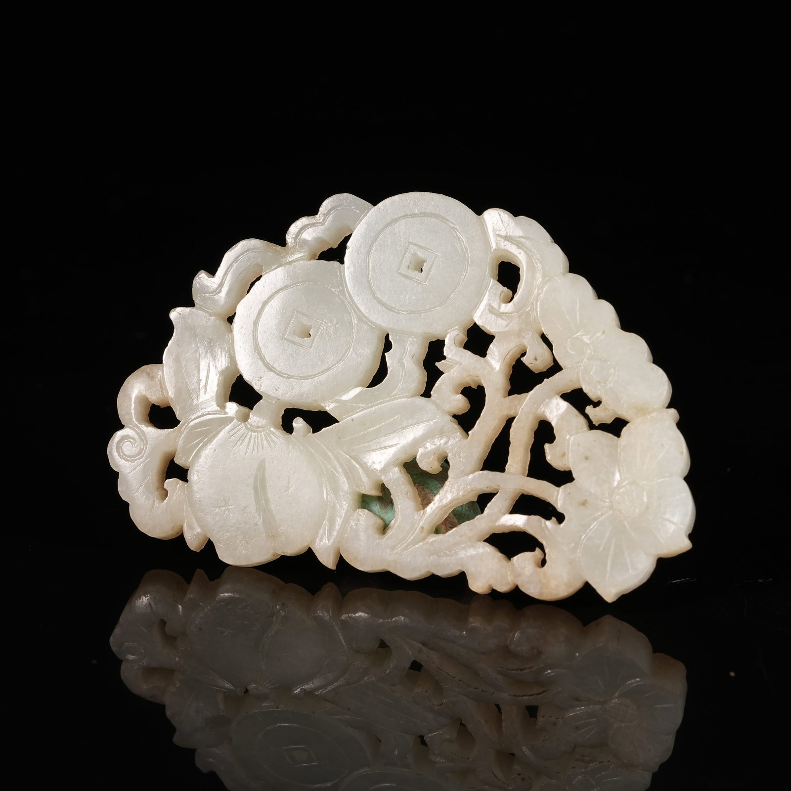 A HETIAN JADE FLOWER PLAQUE WITH AUSPICIOUS FRUIT MOTIF (1 of 8)