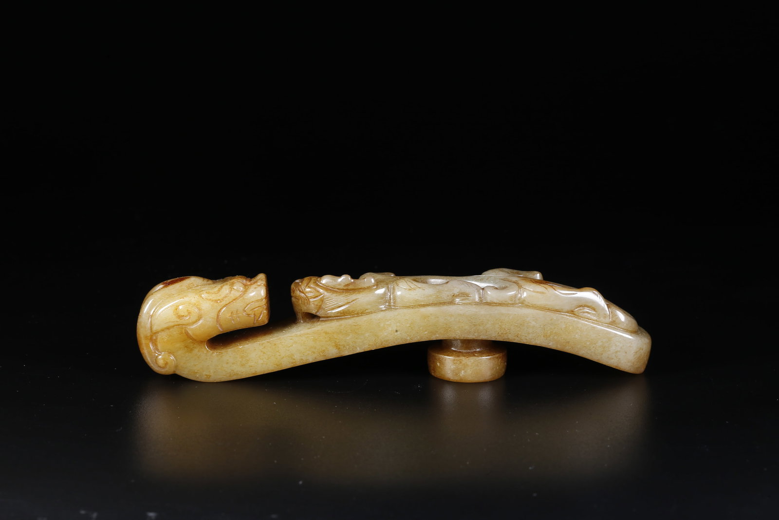 A HETIAN JADE CARVED DRAGON BELT HOOK (1 of 10)