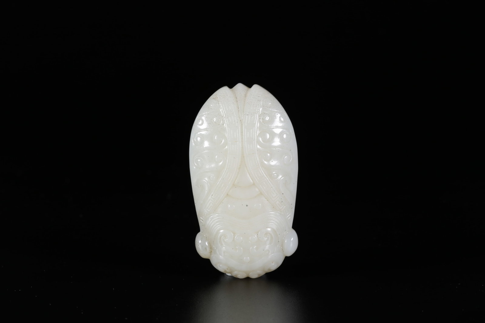 A HETIAN JADE CARVED PENDANT "INSTANT FAME" (ROOSTER MOTIF) (1 of 10)