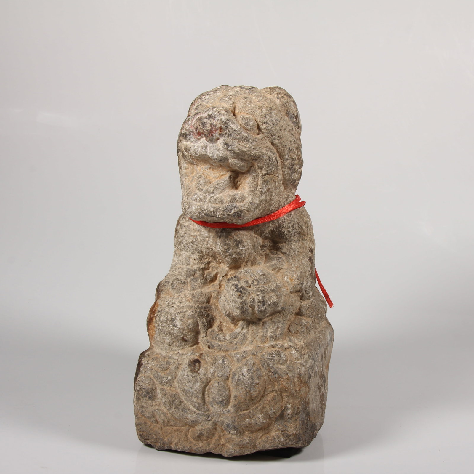 A STONE DESK LION (1 of 15)