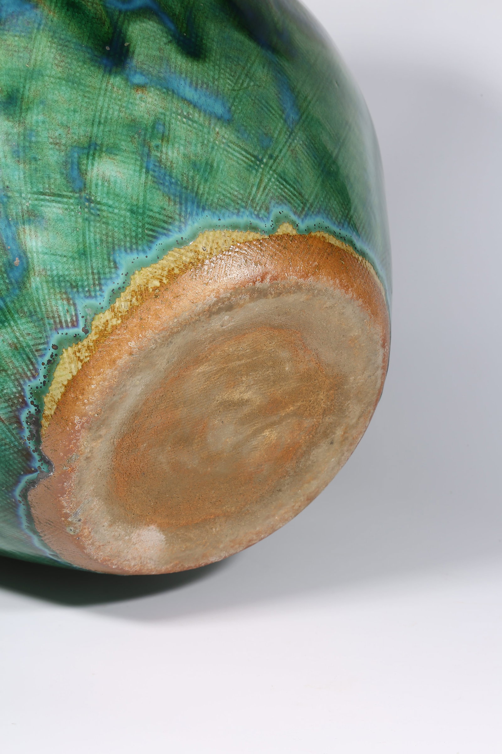 A GREEN-GLAZED FOUR-HANDLED JAR - 9