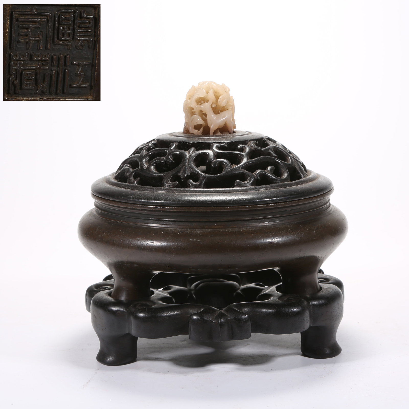 A BRONZE TRIPOD CENSER (1 of 9)