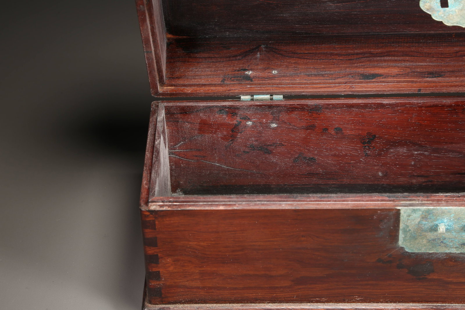 A HUANGHUALI RECTANGULAR LIDDED BOX - 5