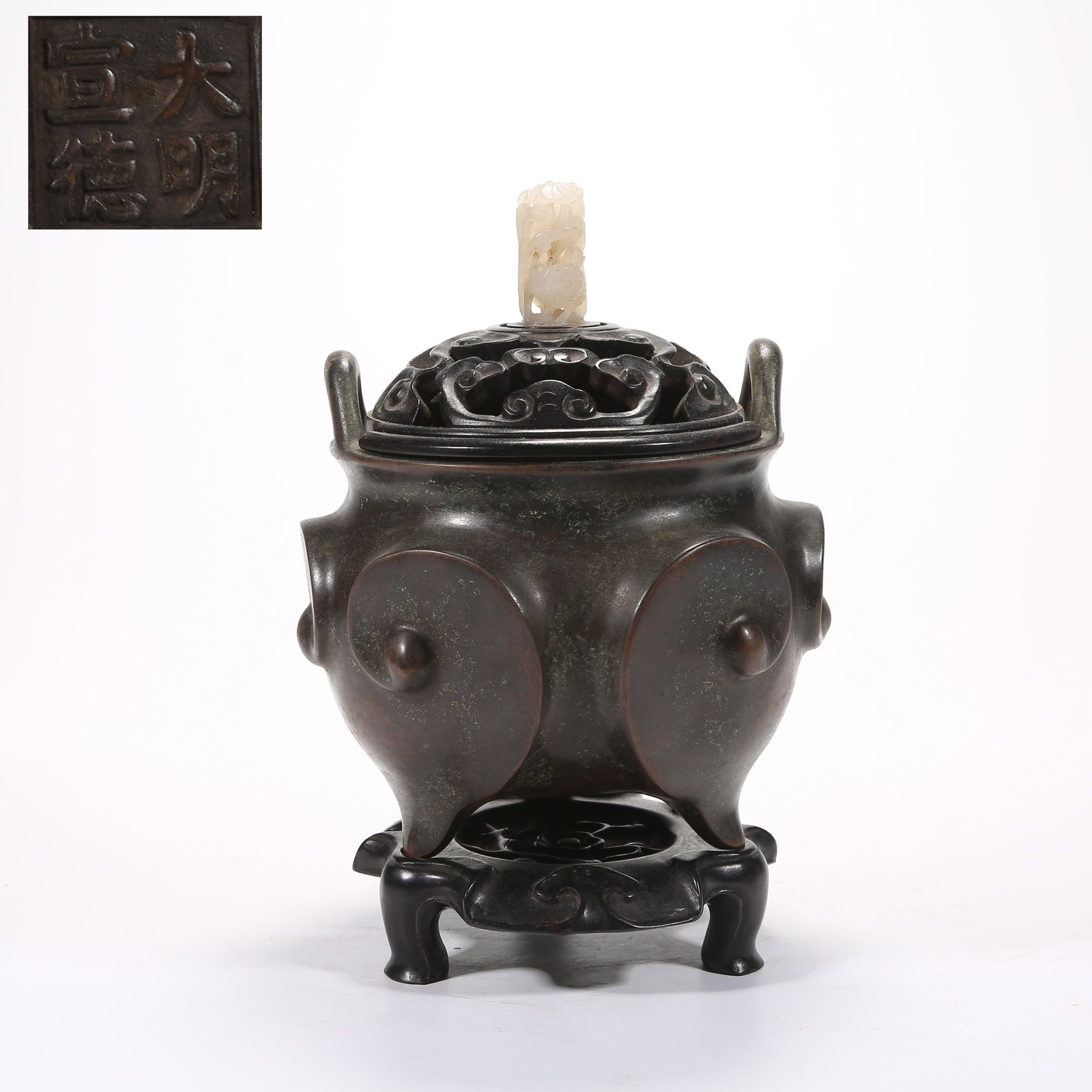 A BRONZE RUYI-CLOUD THREE-LEGGED CENSER: Bronze Ruyi-Cloud Three-Legged Censer
