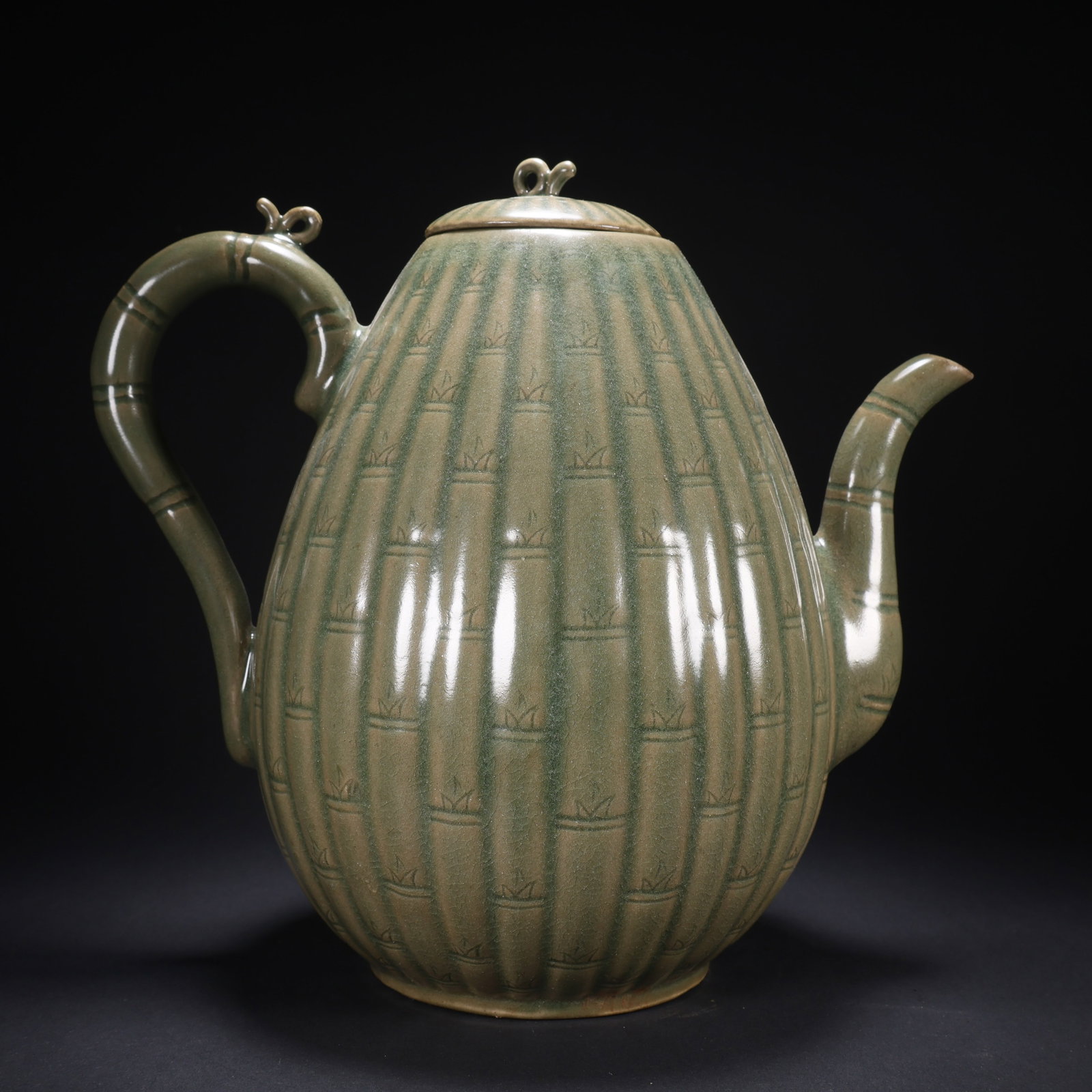 A GORYEO PORCELAIN BAMBOO PATTERN TEAPOT (1 of 9)