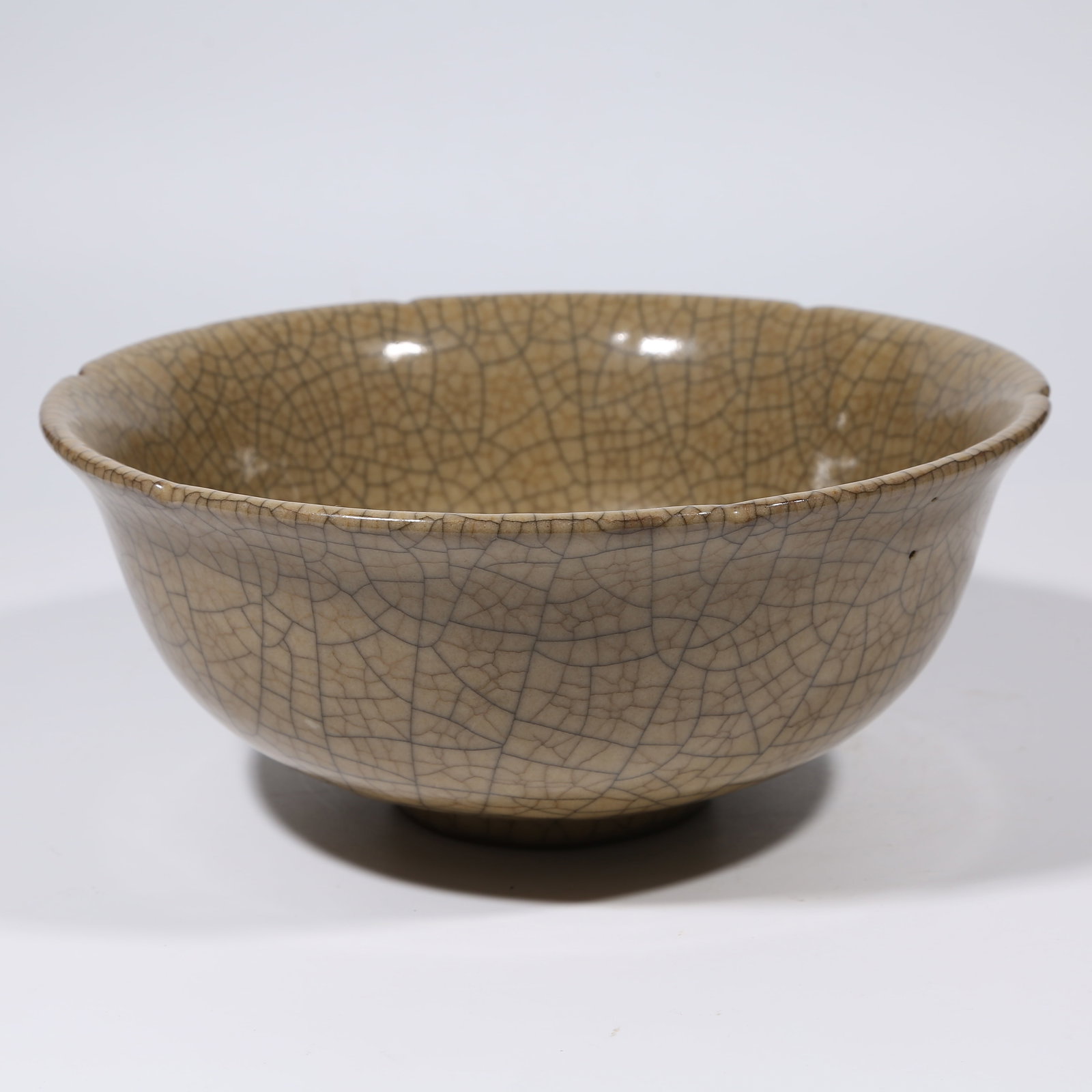 A GE KILN SUNFLOWER-RIM BOWL (1 of 9)