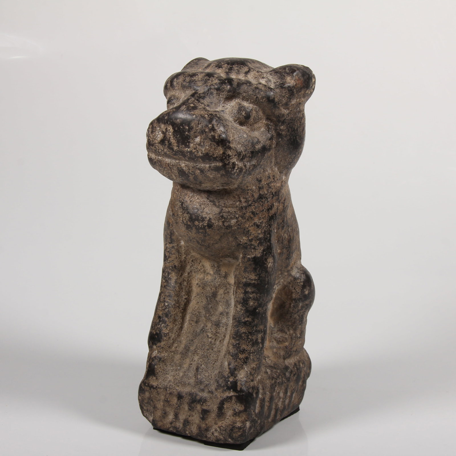 A STONE DESK LION (1 of 10)