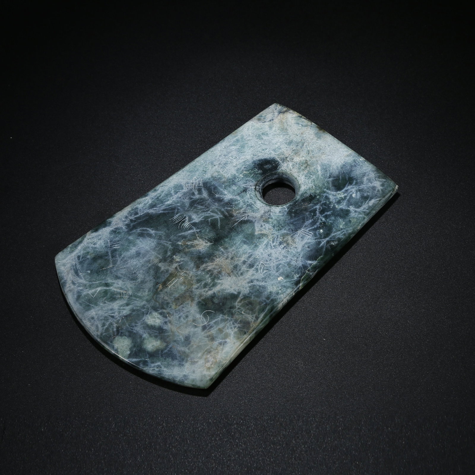 A ANCIENT JADE AXE (1 of 8)