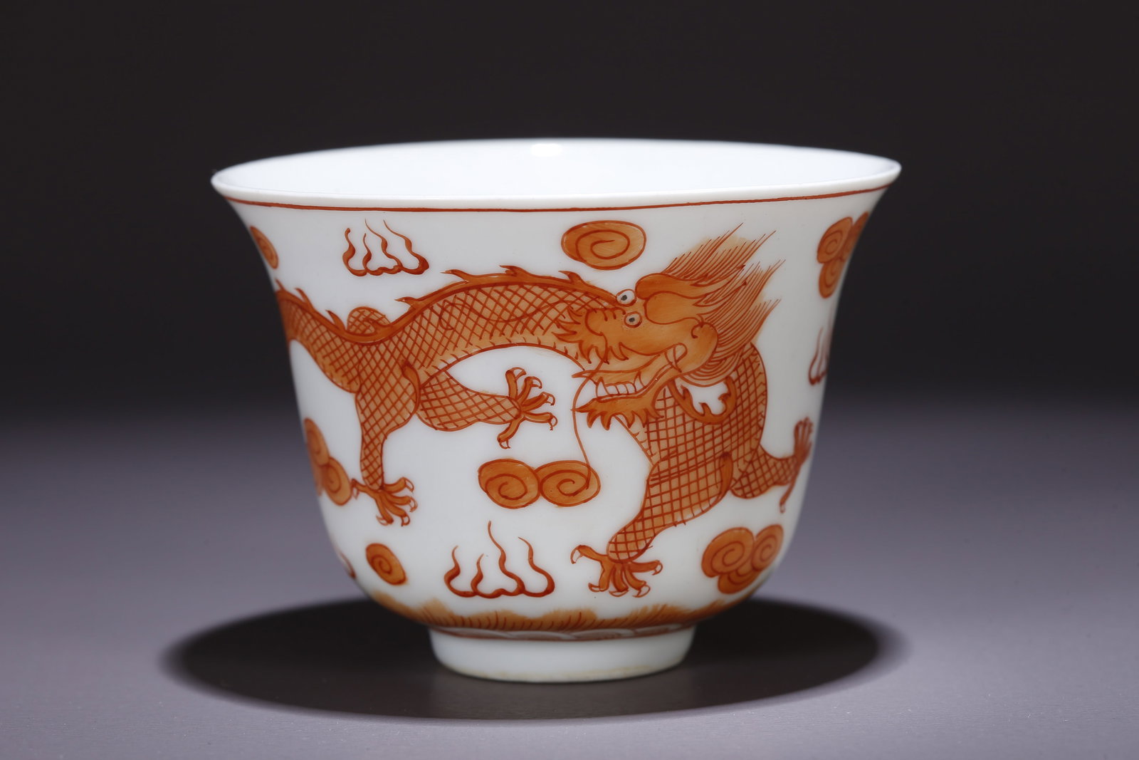 A UNDERGLAZE RED CLOUD AND DRAGON PATTERN CUP (PAIR) - 2