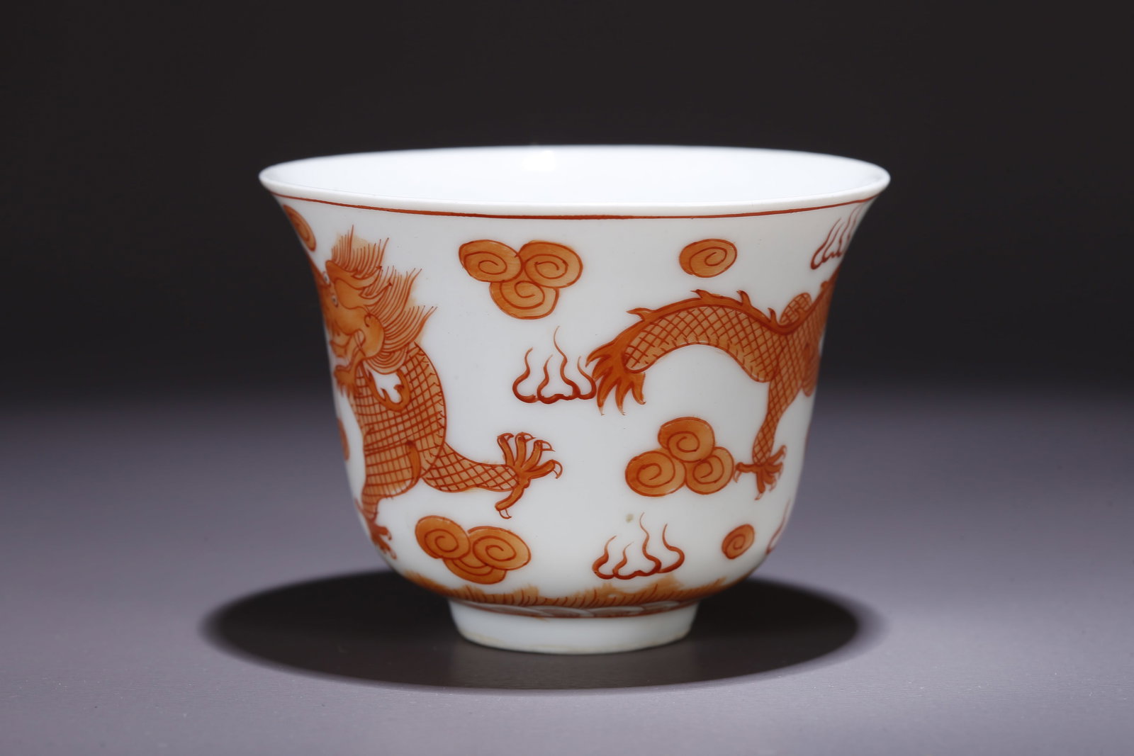 A UNDERGLAZE RED CLOUD AND DRAGON PATTERN CUP (PAIR) - 3