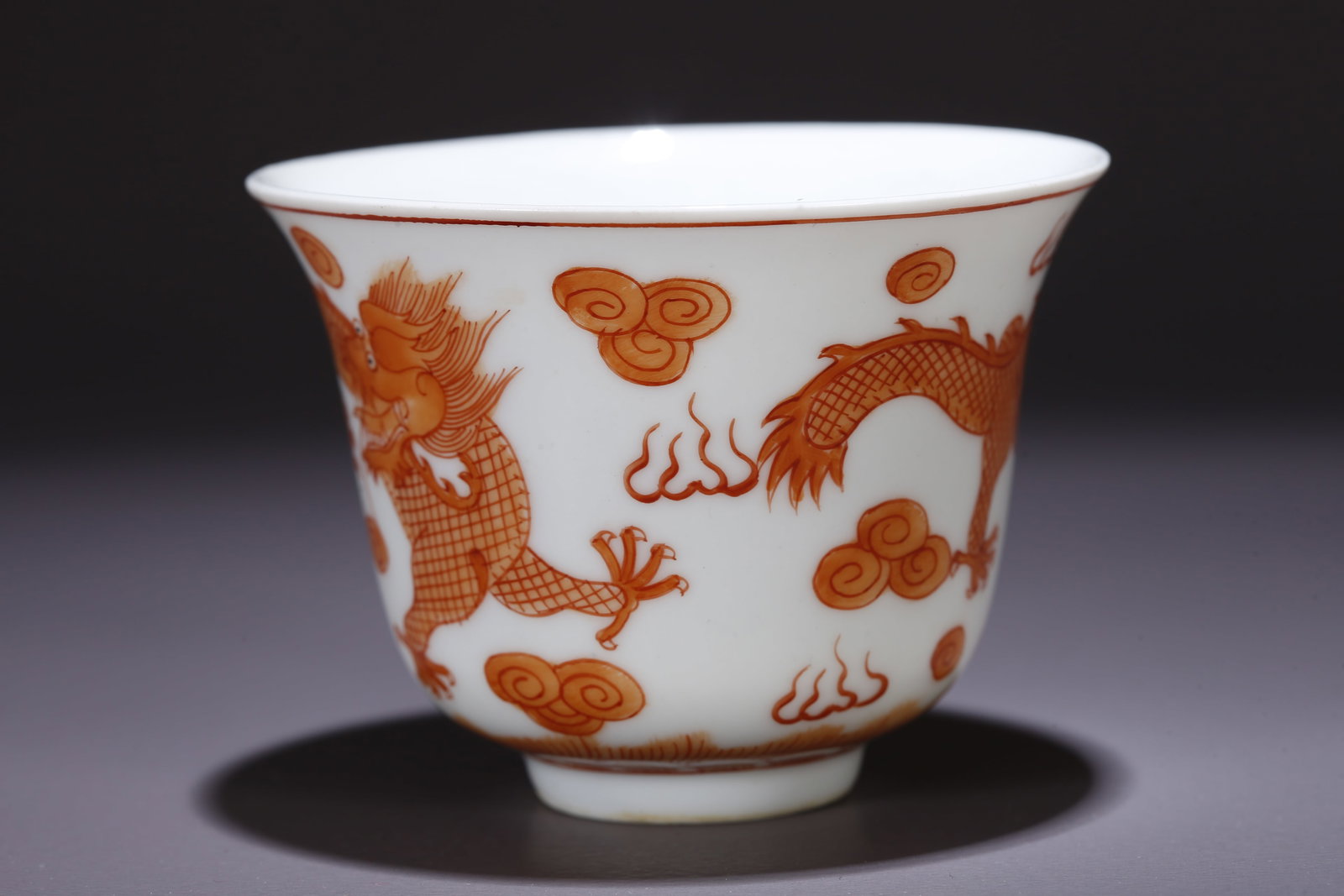 A UNDERGLAZE RED CLOUD AND DRAGON PATTERN CUP (PAIR) - 5
