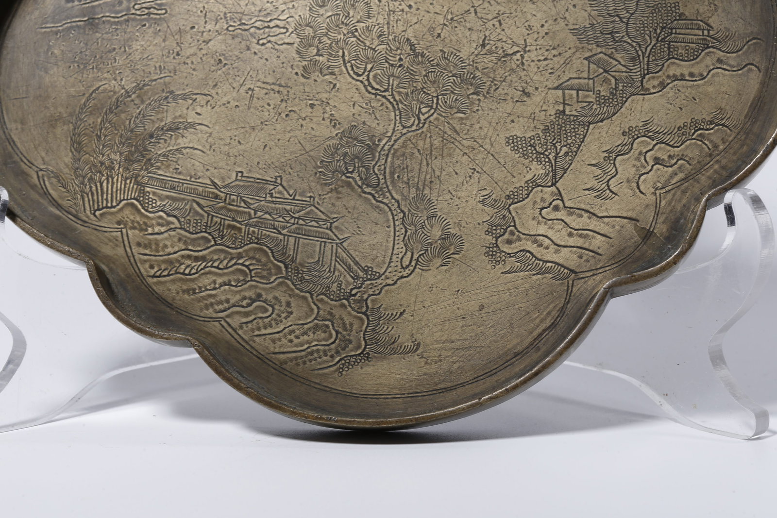 A BRONZE LANDSCAPE-PATTERNED PLATE - 3