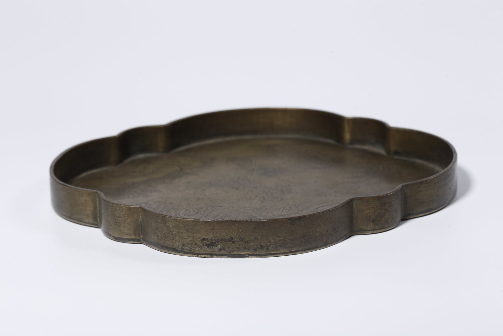 A BRONZE LANDSCAPE-PATTERNED PLATE - 8