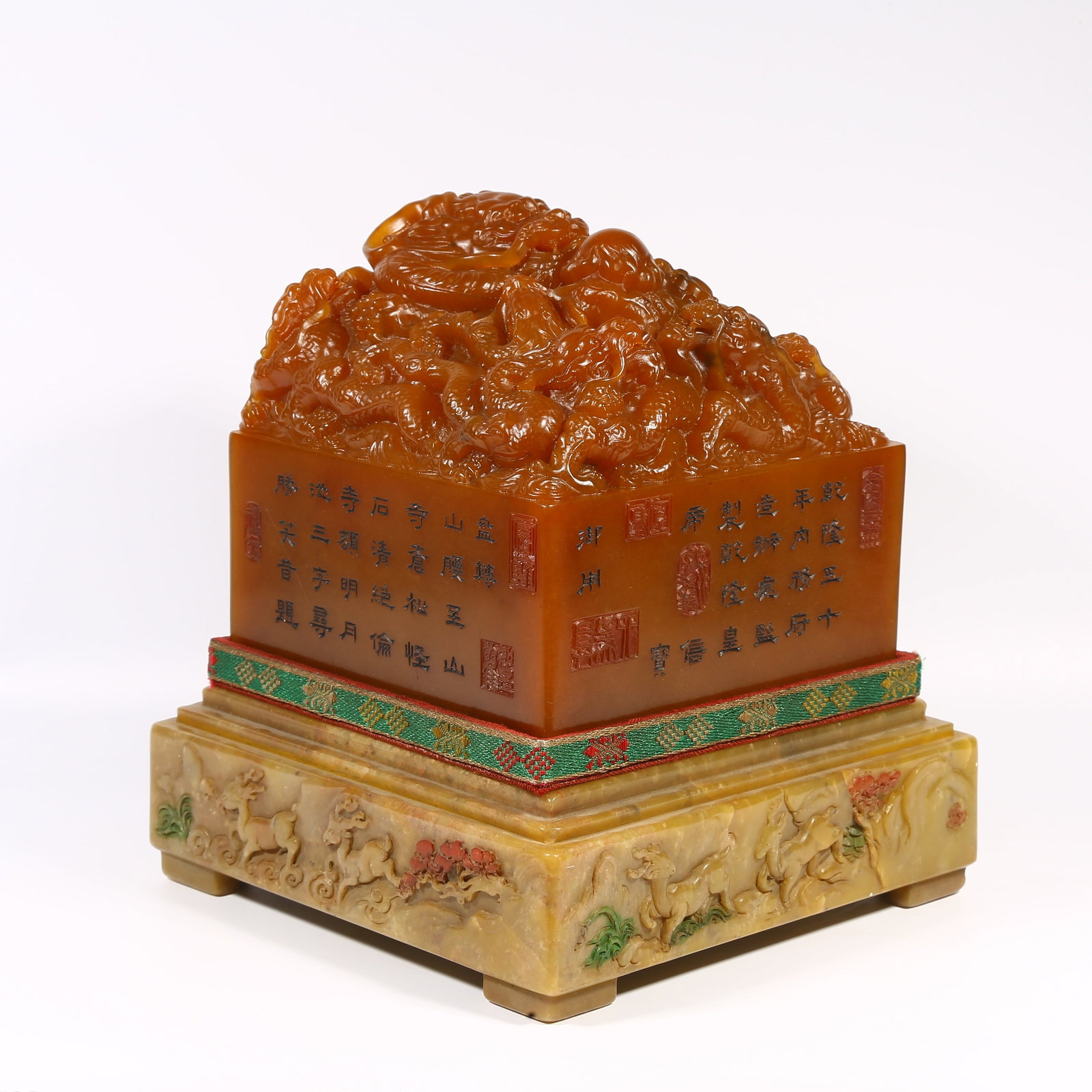 A SHOUSHAN STONE LARGE SEAL WITH NINE DRAGONS DESIGN (1 of 9)