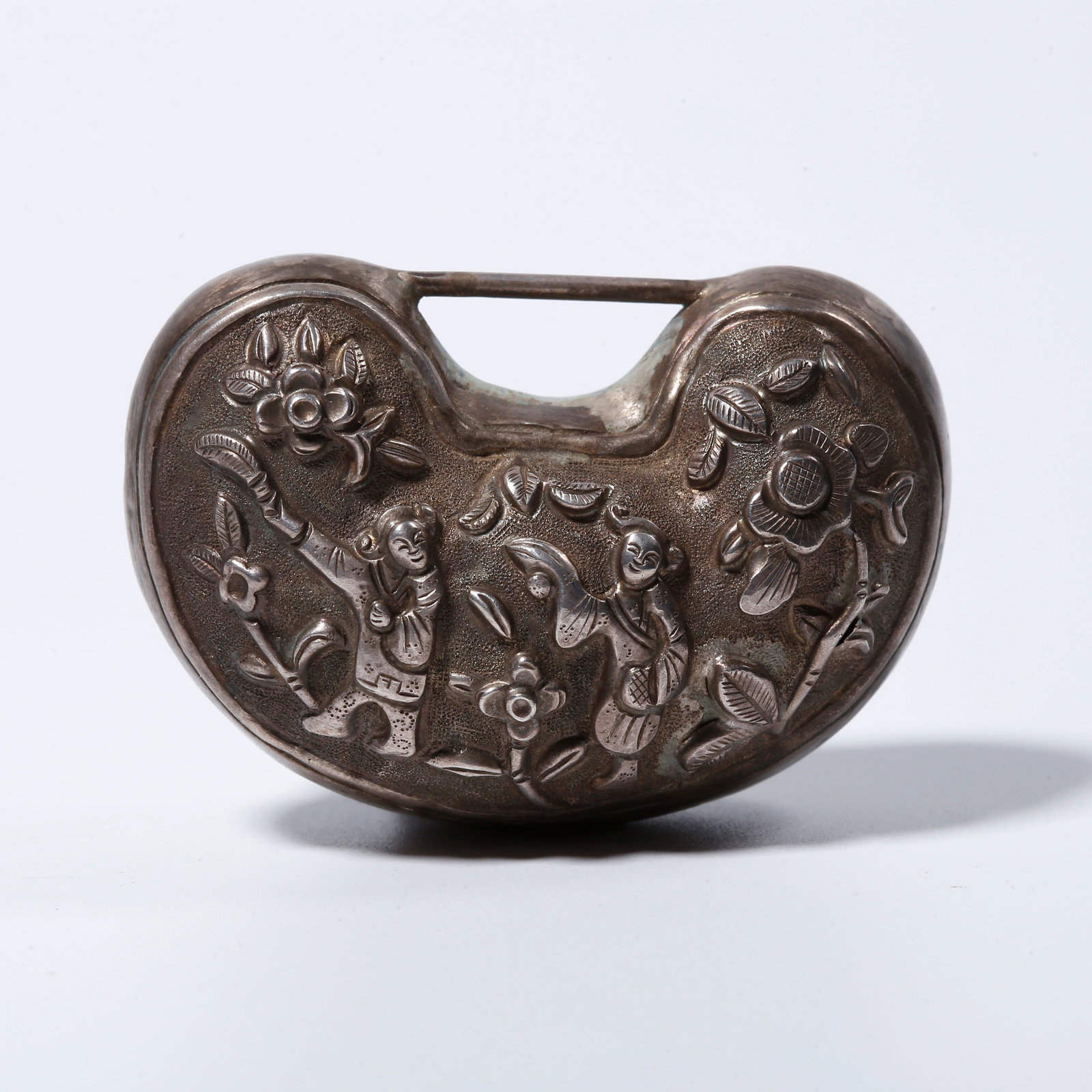 A SILVER HUMAN STORY PATTERNED YUANBAO LOCK (1 of 7)