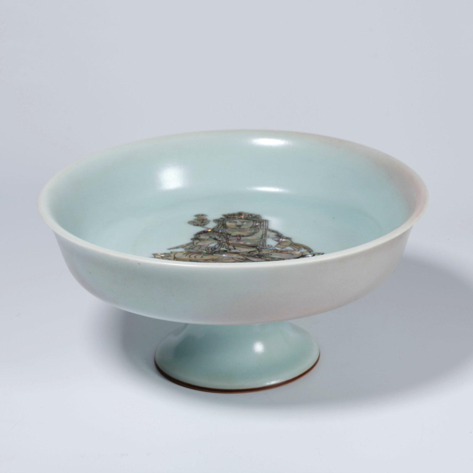 A RU KILN INLAID MOTHER-OF-PEARL HIGH-FOOTED PLATE WITH BUDDHA MOTIF (1 of 9)