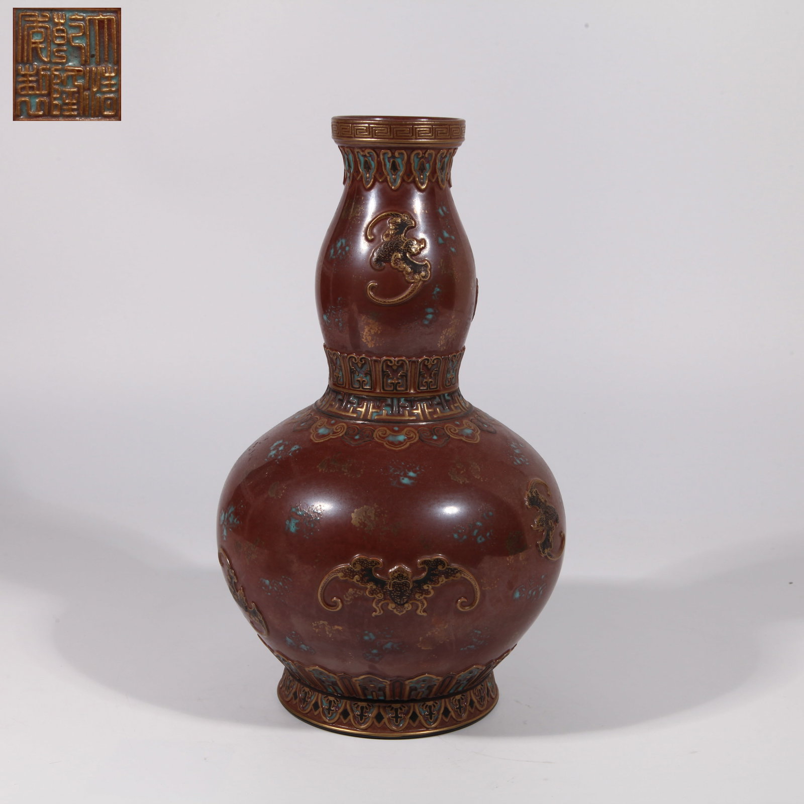 A GOURD VASE IN ANTIQUE BRONZE-COLOR IMITATION (1 of 10)