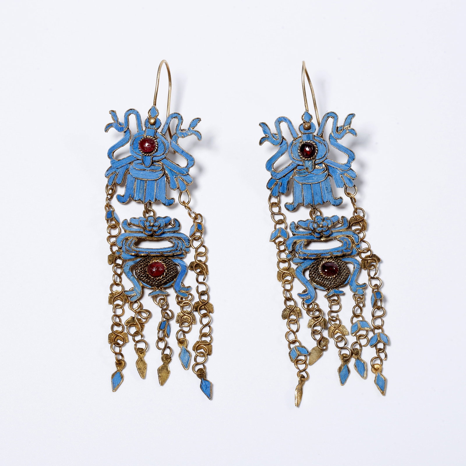 A PAIR OF GILT BRONZE EARRINGS (1 of 10)