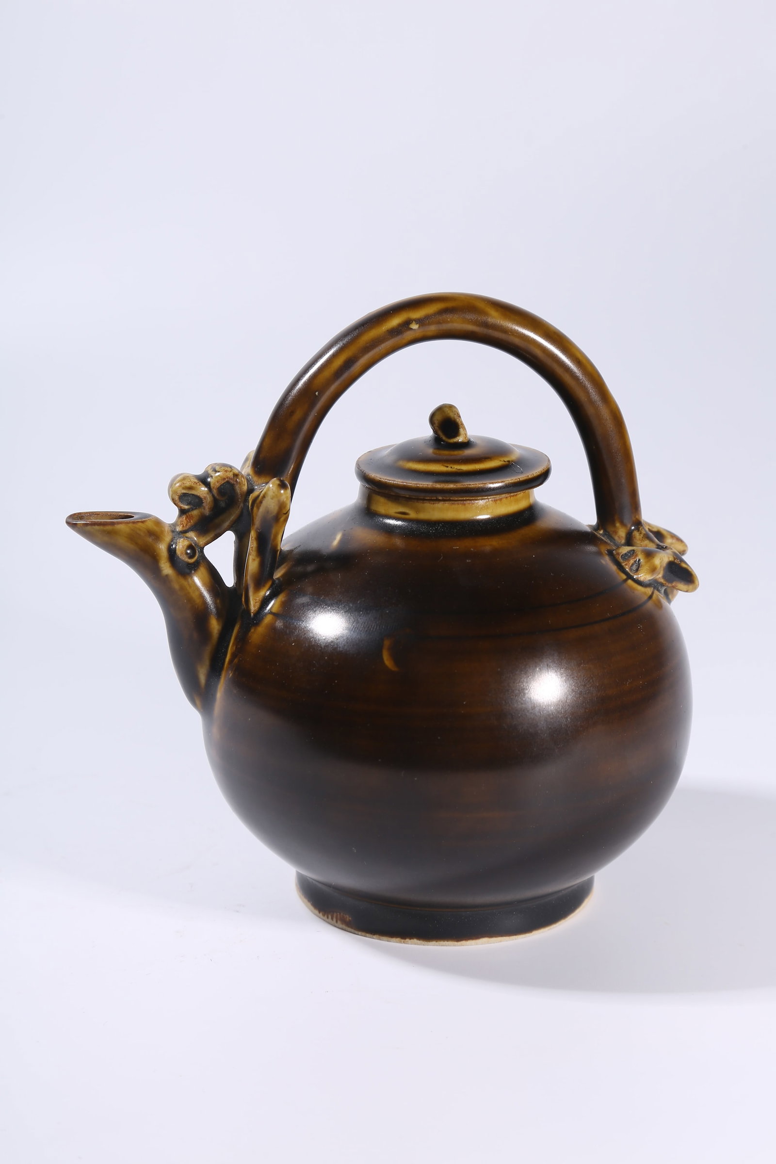 A BROWN-GLAZED HANDLED EWER - 3