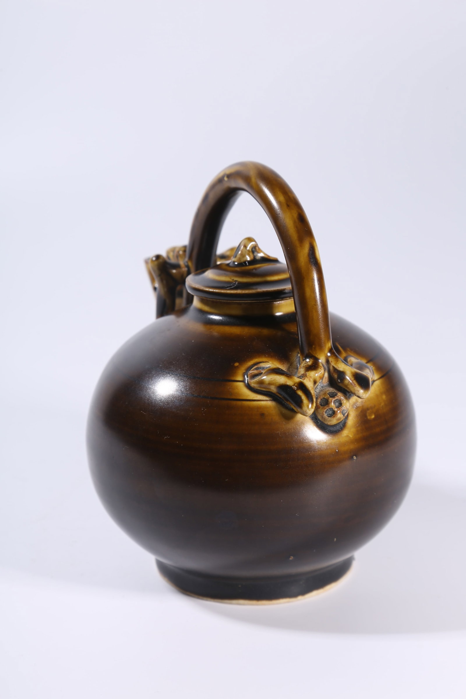 A BROWN-GLAZED HANDLED EWER - 4