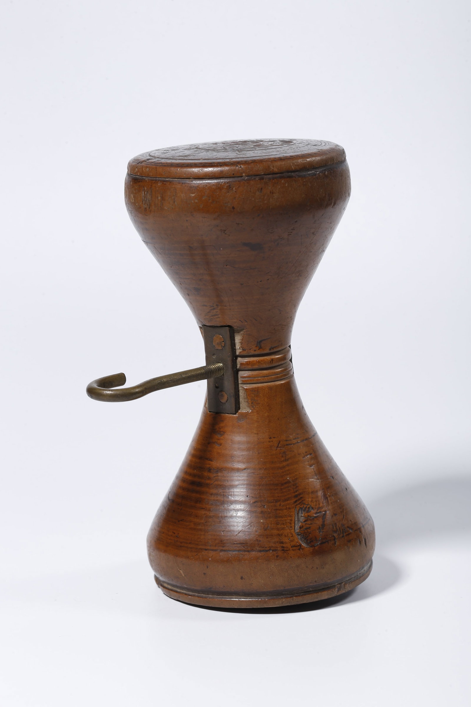 A BOXWOOD CARVED HOOK - 8