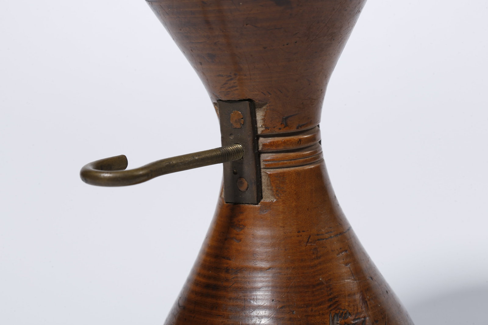 A BOXWOOD CARVED HOOK - 9