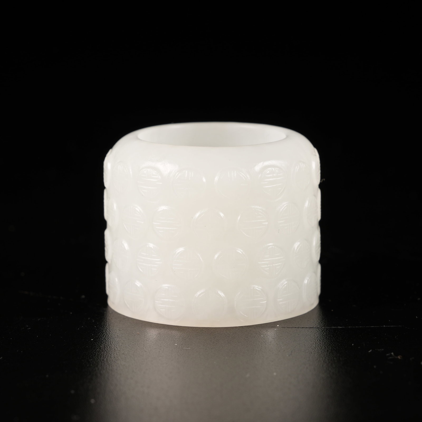 A HETIAN WHITE JADE LONGEVITY PATTERN THUMB RING (1 of 6)