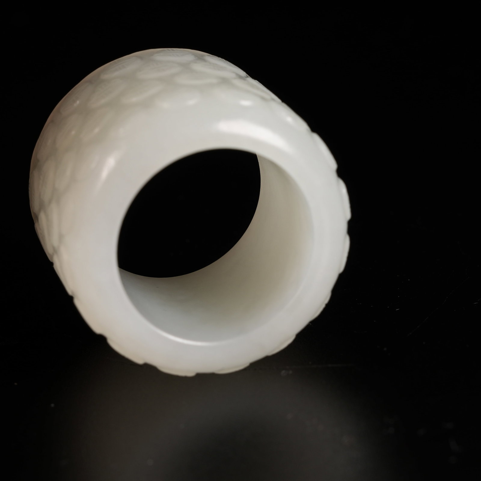 A HETIAN WHITE JADE LONGEVITY PATTERN THUMB RING - 5