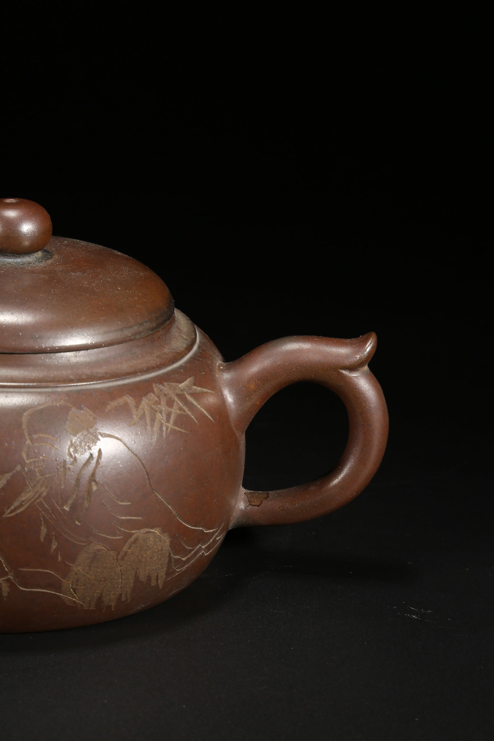 A ZISHA FIGURATIVE PATTERN TEAPOT - 2
