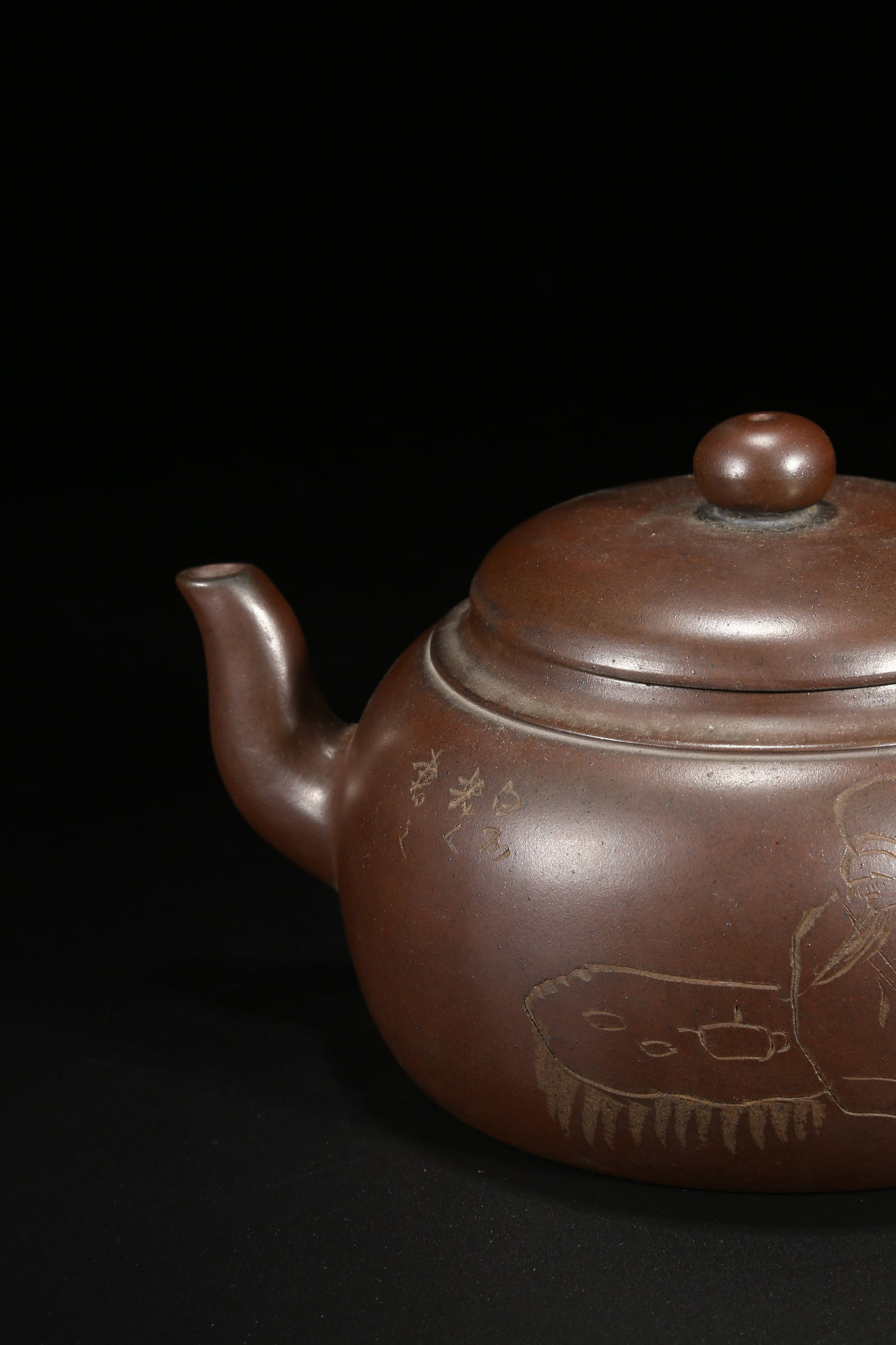 A ZISHA FIGURATIVE PATTERN TEAPOT - 3